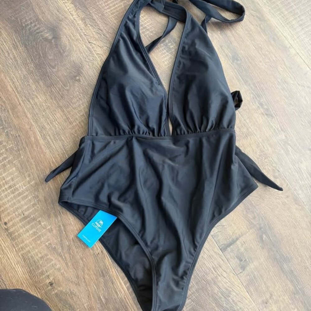 Brand New Cupshe size M black bathing suit